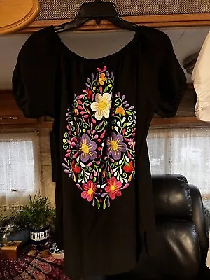 Mexican Embroidered Top Med/large • $30