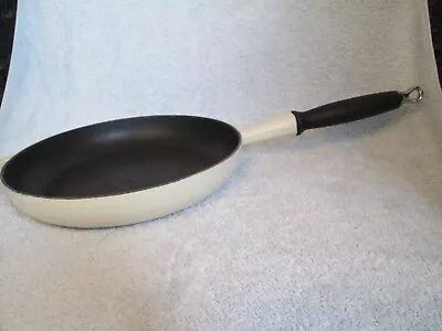 Le Creuset Cast Iron Frying Pan Long Phenolic Handle 26cm Cream Enamel Non-stick • £45.99