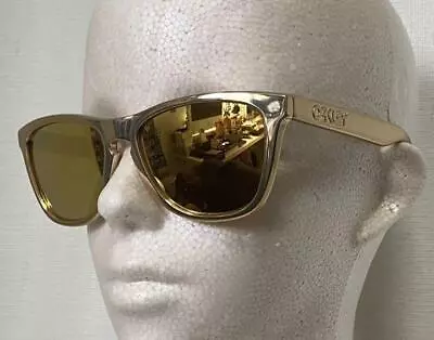 Oakley Supreme Collaboration Sungalasses Frogskins Limited Gold Color Fashion • $1234.99