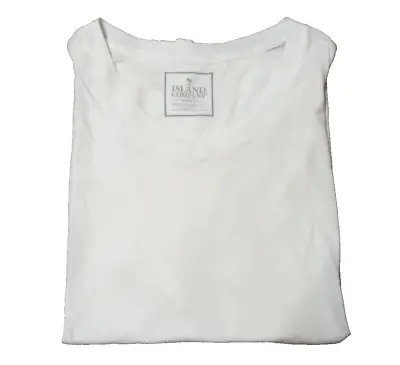 Island Company T-Shirt Men's Medium White V Neck Baker's Bay Golf Embroidery • $12.99