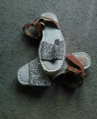 Ladies H&M Sandals Size 6 UK • £3