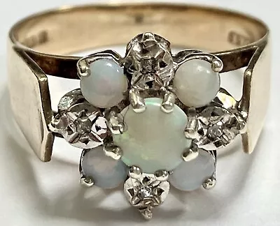 “Beautiful 9ct Yellow Gold Cabochon Opal & Diamonds Flower Head Ladies Ring” • £225