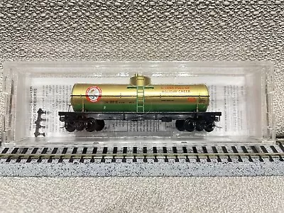 Micro-Train Line Holiday Car 39' Single Dome Tank Car Rd# MTL 1999 • $17.20