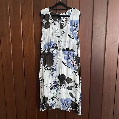 Virtuelle Dress 24 • $10