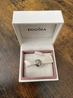 £12 • Buy Genuine Pandora Silver Moments Heart Clip Stopper
