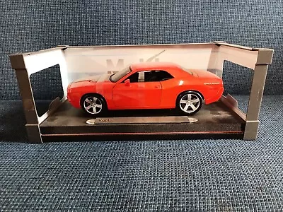 Maisto 1/18 2006 Orange Dodge Challenger • $25