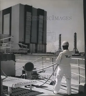 1966 Press Photo NASA - Robert Mooney Secures Barges For Apollo & Saturn V Parts • $19.99