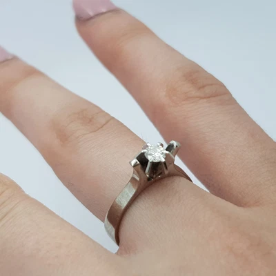 $498 • Buy 18ct Vintage White Gold Diamond Solitaire Ring Size K 1/2 #17678