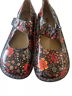 NWOT Algeria By PG Lite Womens Patent Leather Paloma Floral Mary Jane Size 38 • $56