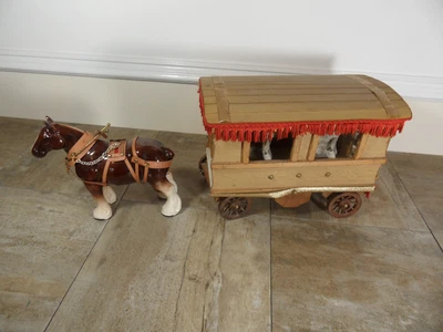 £16 • Buy Shire Horse & Gypsy Caravan ( Project Pieces ) 