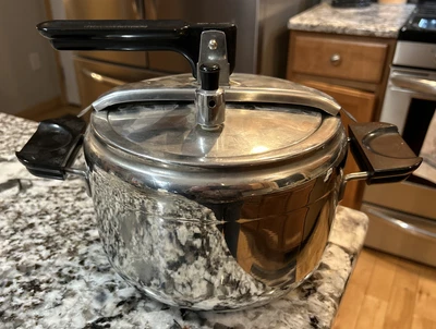 $34.99 • Buy Aeternum INOX 18/10 4qt Stainless Steel Pressure Cooker Italy - Complete