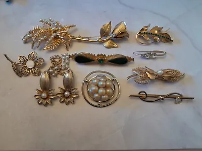 Vintage Faux Pearl And Gold Tone Lot Brooches Pins • $25.99