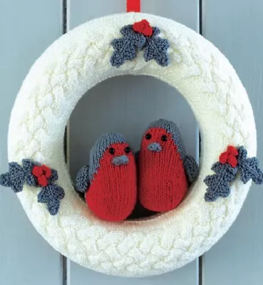 £2.49 • Buy Christmas Wreath  Robins & Holly Hygge Knitting Pattern Wreath
