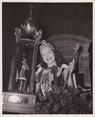 1940 Press Photo Frances Marie Burke Is Crowned Miss America 1940 Beauty Winner • $18.88