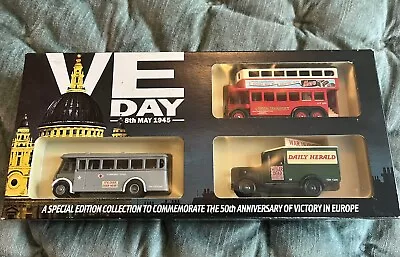 Lledo VE Day Special Limited Edition 3 Vehicle Set • £3.99