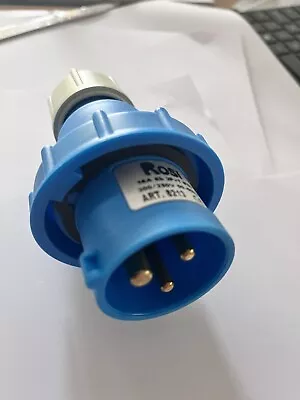 32 Amp 3 Pin Plug & Coupler Socket 2P+E Industrial IP44 Blue • £6.55