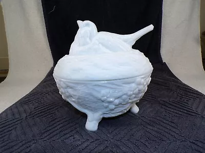 Vintage Milk Glass Robin Bird On Nest Covered Candy Dish • $10