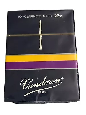 Vandoren Clarinet Reeds 2.5 • $29