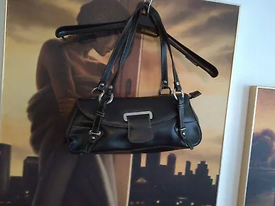 L Credi Black Leather Bag • £35