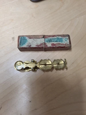 £50 • Buy Vintage Brass Sovereign Balance Scales