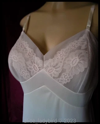 $42 • Buy Vintage VANITY FAIR Full SLIP Smooth NYLON Chiffon Floral Ecru LACE ~L 38-40 