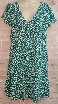 Mason & Belle Lightweight Rayon Green Floral V-Neck Dress Women's Size Large • $19.99