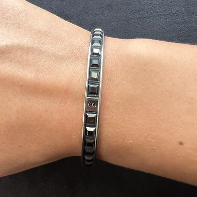 £19.99 • Buy Calvin Klein Jeans Womens Swarovski Hematite Crystals Bangle Bracelet