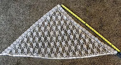 Vintage White Lace Mantilla Scarf 1960s Triangular Floral Motif ROSES! • $14.99