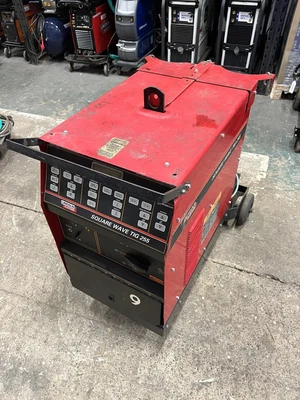 £1800 • Buy Lincoln Electric Squarewave 255 250 Amp Ac Dc Air Cooled Tig Welder 415v 3 Phase