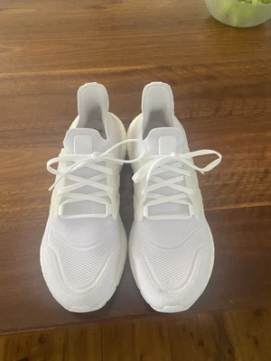 $100 • Buy Adidas Ultraboost 22 Size 11