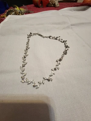 $18.95 • Buy Silverstone Leaf And Faux Pearl  Necklace  Nadri