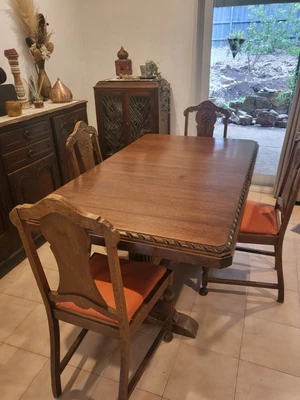$60 • Buy Antique Extendable Dining Table And Chairs