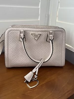 Guess Ladies Handbag Ivory Colour Excellent Condition • $45