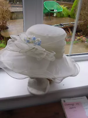 Pretty Ladies Foldable Ivory Marks And Spencer Wedding Hat • £12.99