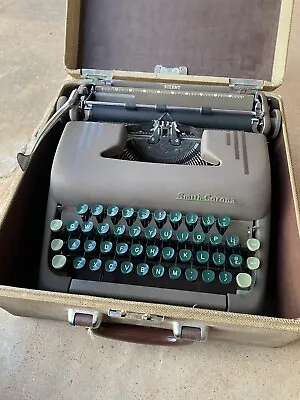 Vtg Smith Corona Floating Shift Typewriter W/ Case & Key • $80