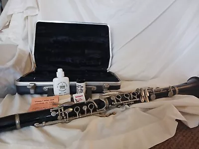 Vintage Bundy  Clarinet With Original Hard Case Oil Cork Grease Key Oil Conts.  • $39.95