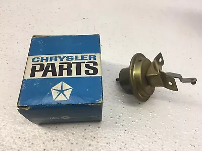 Mopar NOS 1968 Car & Truck 318 Distributor Vacuum Advance 2875108 • $29