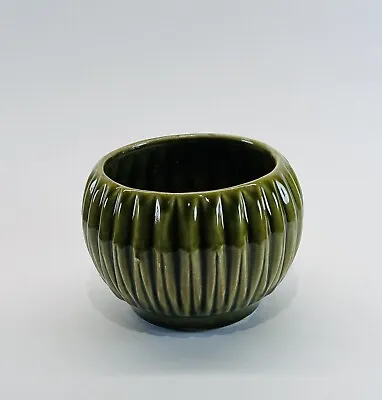 Vtg McCoy Pottery Avocado Green Planter Vase #685 Ribbed Design Round Jardiniere • $34.99