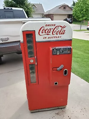 Coca Cola Vendo 81 D Coke Machine  • $6350