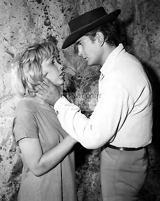 Michael Landon And Guest Star Stella Stevens In  Bonanza  - 8x10 Photo (rt170) • $8.87