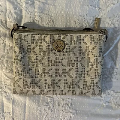 Michael Kors Signature Fulton EW Crossbody Bag Vanilla • $40