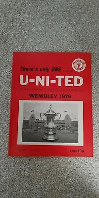 Manchester United Supporters Club Newsletter - Volume 7 Number 4 • £1.50