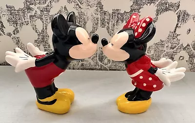 Disney Mickey And Minnie Mouse Kissing Ceramic Salt And Pepper Shakers BlackRed • $8