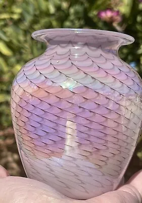 Vtg 1983 GLASS EYE STUDIO Iridescent Hand Blown Pulled Feather Vase PINK Mermaid • $39.95