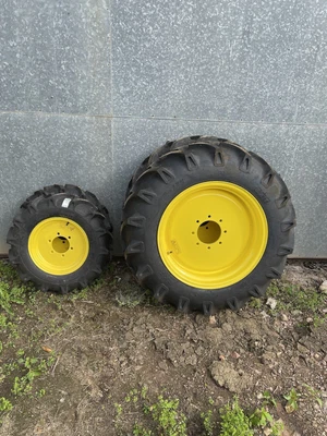 £1950 • Buy New John Deere 3 Series Compact Tractor Wheels With BKT Agricultural Tyres