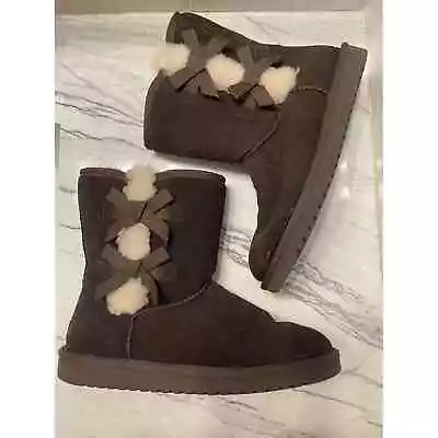 Women’s Koolabura By Ugg Victoria Short Winter Boots - Size 10 • $29