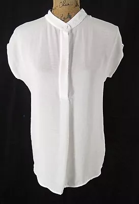 Cabi Top #738 White XS Hidden Button Front Tunic Cap Sleeve Flowy Texture • $11.37