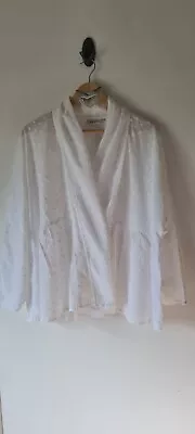 Masai Top White Size Large • £5