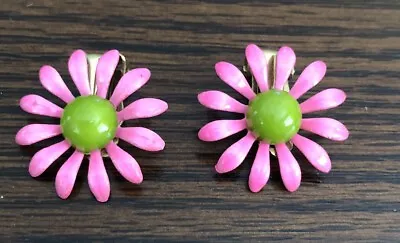 Vintage Pink Enamel Daisy Flower Clip On Earrings • $13.97