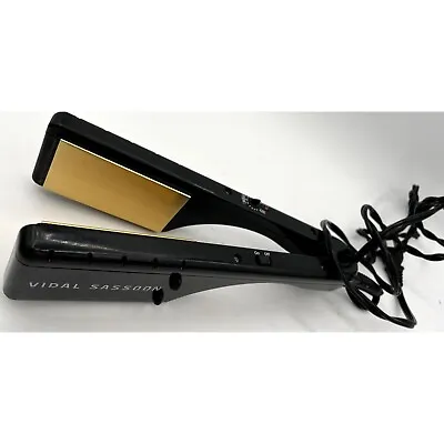 Vidal Sassoon Pro Gold Adjustable Straightening Iron VS189 With 20 Heat Settings • $22.19